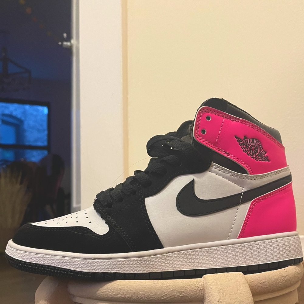 Nike Jordan 1 Retro Valentine’s Day 2017